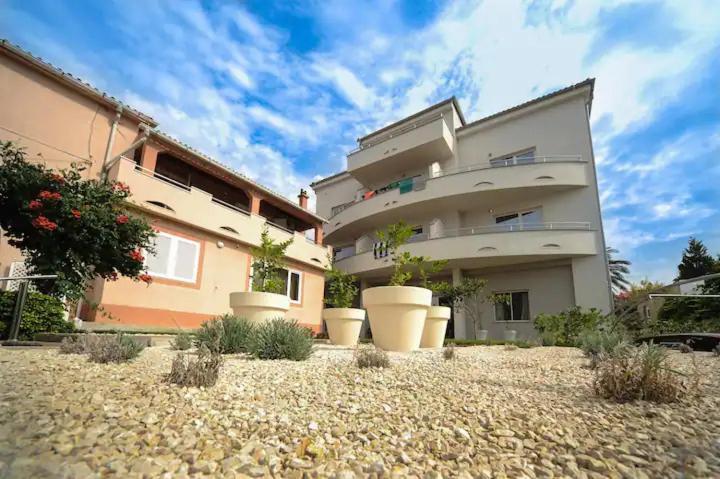 Avada Premium Apartman Novalja Kültér fotó